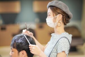 スタッフの採用と集客を始める
